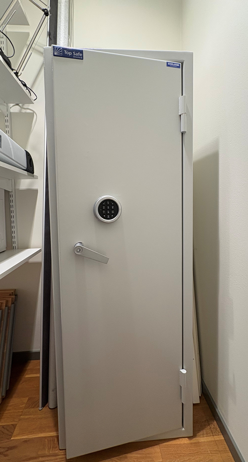 Säkerhetsskåp SS3492 modell Safir 1655 utrustat med kodlås. Fri frakt till adress. - Bild 2